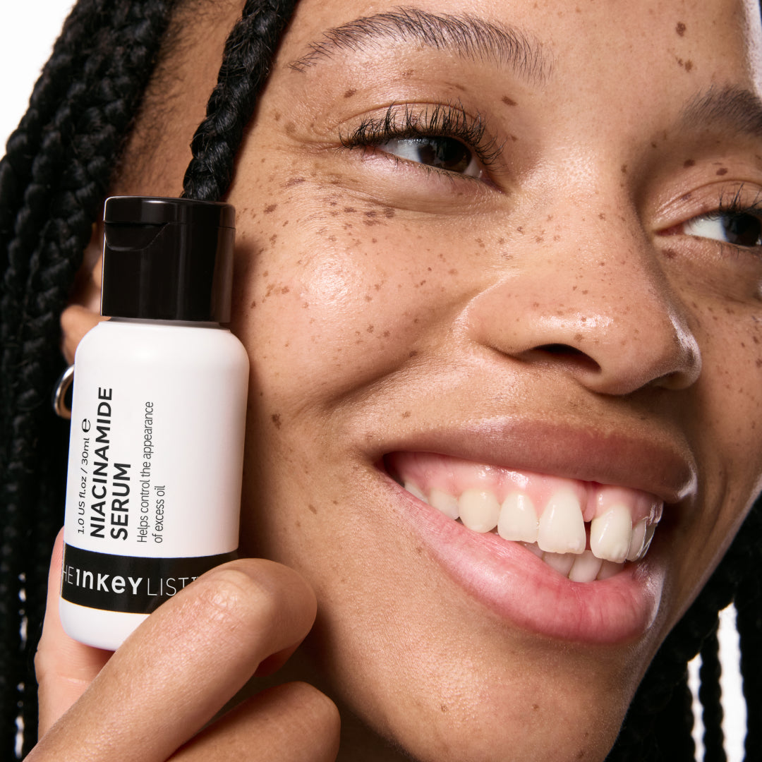 10-niacinamide-serum-w8 Model01_d6be0920-41bd-4df2-8281-5a1face2e177.jpg