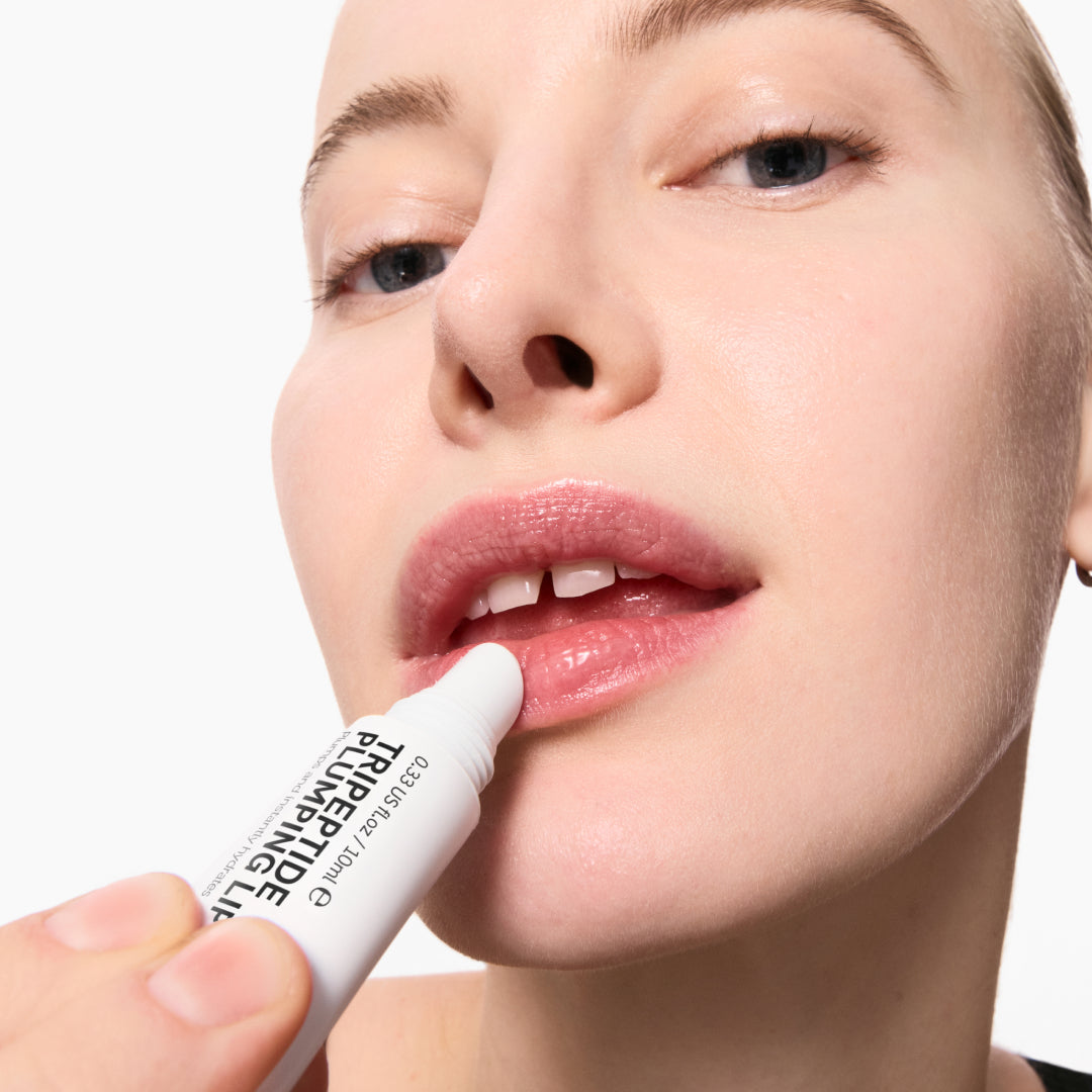 tripeptide-plumping-lip-balm-y4 Model01_270e8b98-a2ed-4742-b111-d25555f44100.jpg