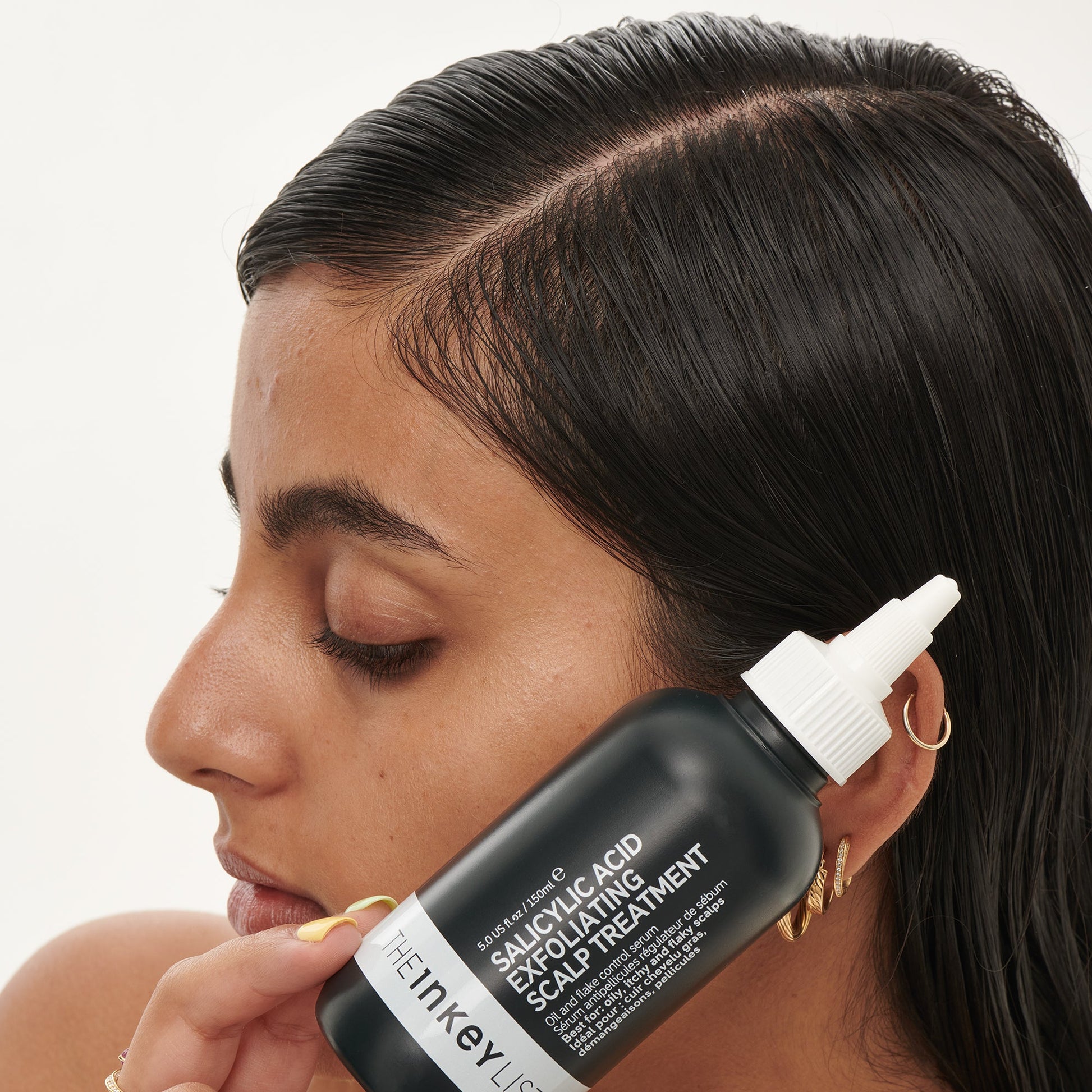 clean-and-healthy-scalp-duo-o4 SallyHAIR_ModelLifestyle_2e55b949-fa6c-43b1-8dc6-497be78c74bb.jpg