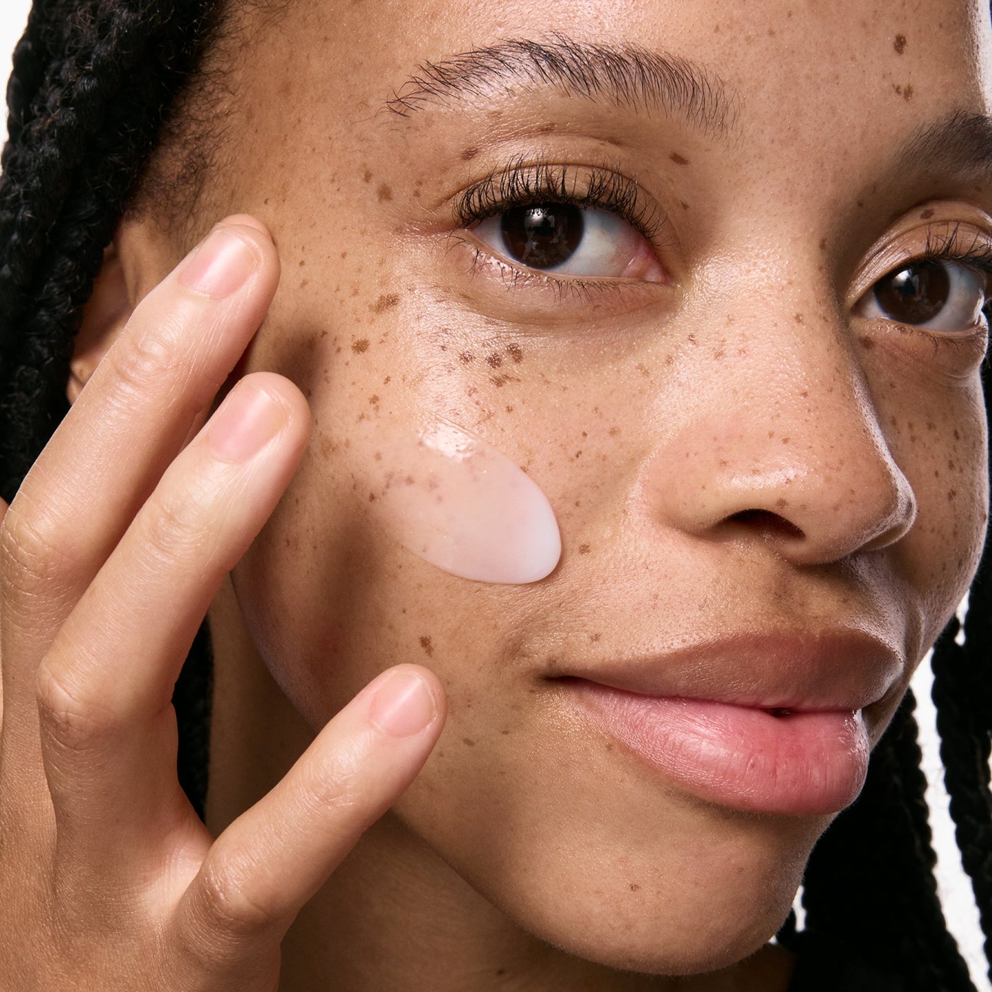 vitamin-b-c-and-e-moisturizer-f9 VitBC_E_ModelGoopMacro_2000x2000_bc64d363-139d-4699-88a9-2e0b1942763a.jpg